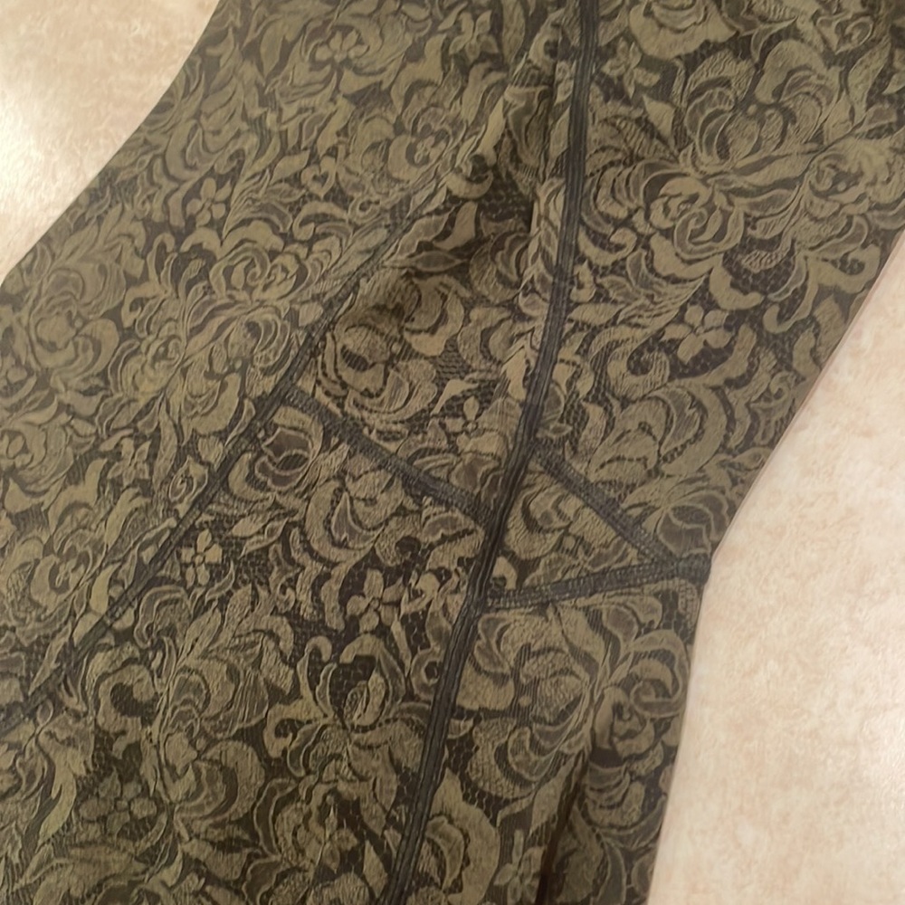 Lululemon - Picture 5 of 11